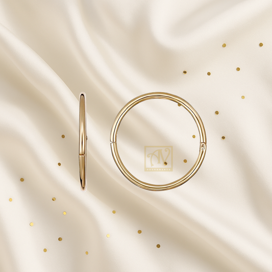 Tiny Tails Sleeper Earring 9kt Yellow Gold